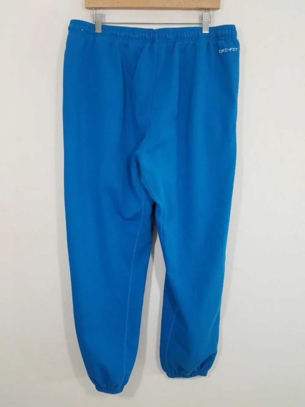 EUC Nike Standard Issue Classic Style Modern Performance Dri-Fit Jogger Pants XL